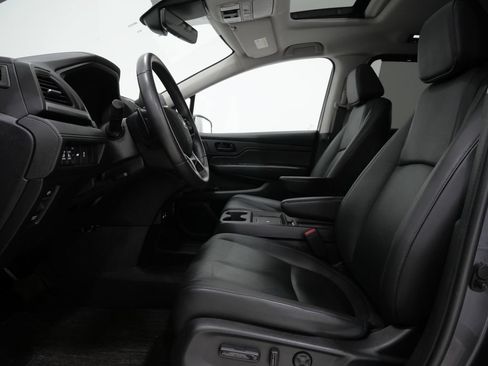 Used 2025 Honda Odyssey EX-L image 13