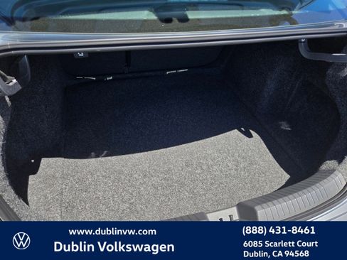 Used 2025 Volkswagen Jetta SE w/ Sunroof Package FWD image 24