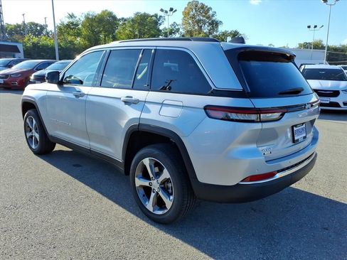 New 2025 Jeep Grand Cherokee Limited image 6