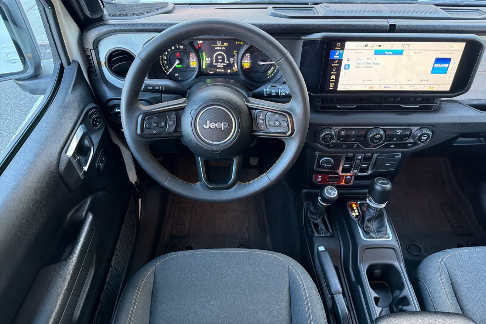 Used 2024 Jeep Wrangler Unlimited AWD/4WD image 16