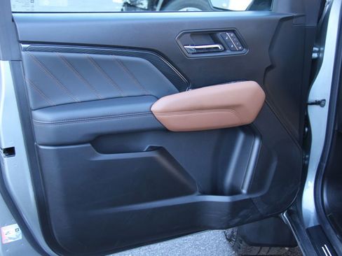 Certified 2024 GMC Canyon AT4 w/ AT4 Premium Package image 13