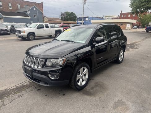 Used 2015 Jeep Compass High Altitude AWD/4WD image 3