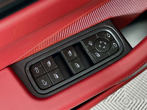 New 2026 Porsche Macan 4 Electric image 20