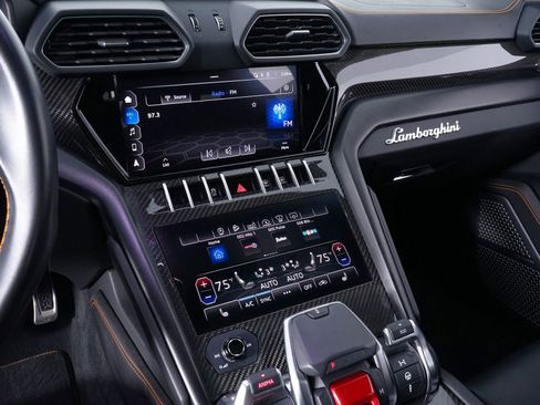 Used 2021 Lamborghini Urus AWD/4WD image 27