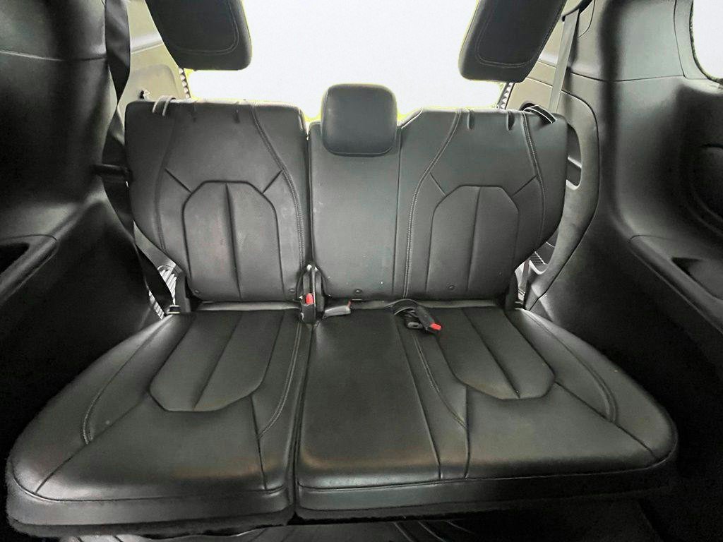 Used 2020 Chrysler Pacifica Touring-L AWD/4WD image 26