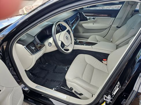 Used 2019 Volvo S90 T6 Momentum image 6