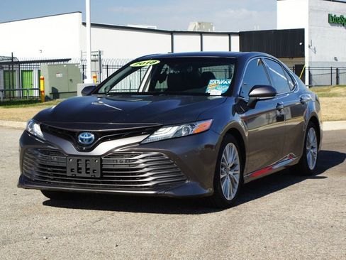 Used 2018 Toyota Camry XLE image 23
