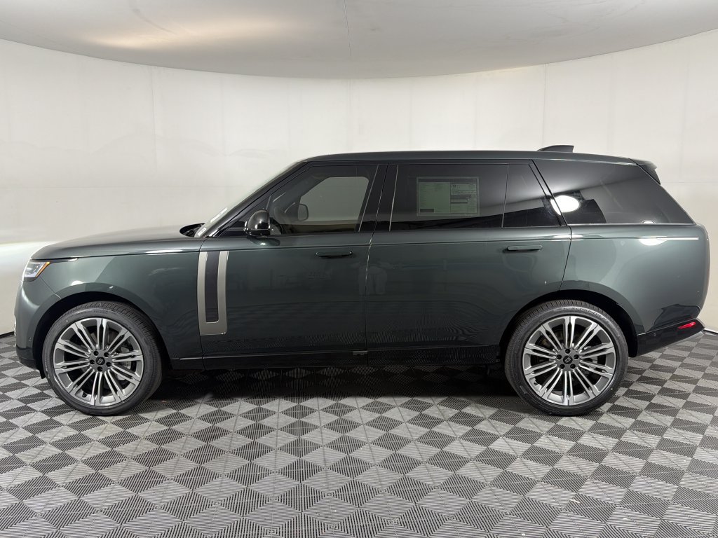 New 2027 Land Rover Range Rover Long Wheelbase SE AWD/4WD image 2