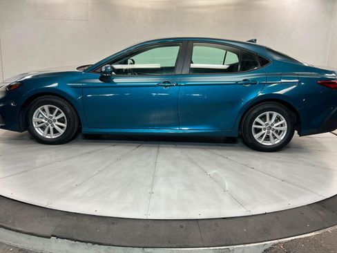 Used 2025 Toyota Camry LE FWD image 2