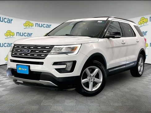 Used 2016 Ford Explorer XLT w/ Equipment Group 201A AWD/4WD image 3