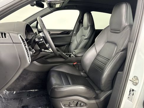 Certified 2023 Porsche Cayenne Platinum Edition AWD/4WD image 5