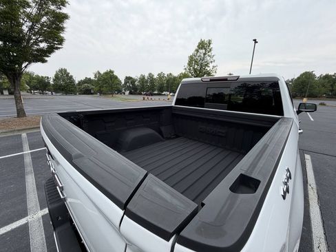 Used 2019 GMC Sierra 1500 SLT w/ SLT Premium Plus Package AWD/4WD image 15