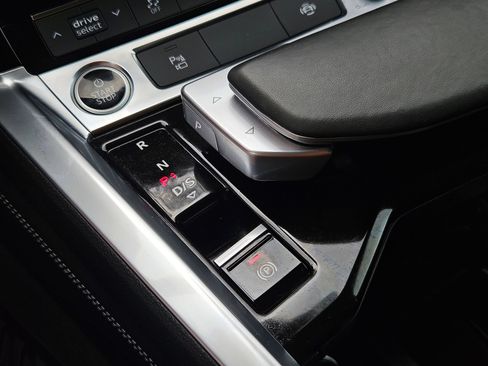 Used 2024 Audi Q8 e-tron Premium Plus AWD/4WD image 20