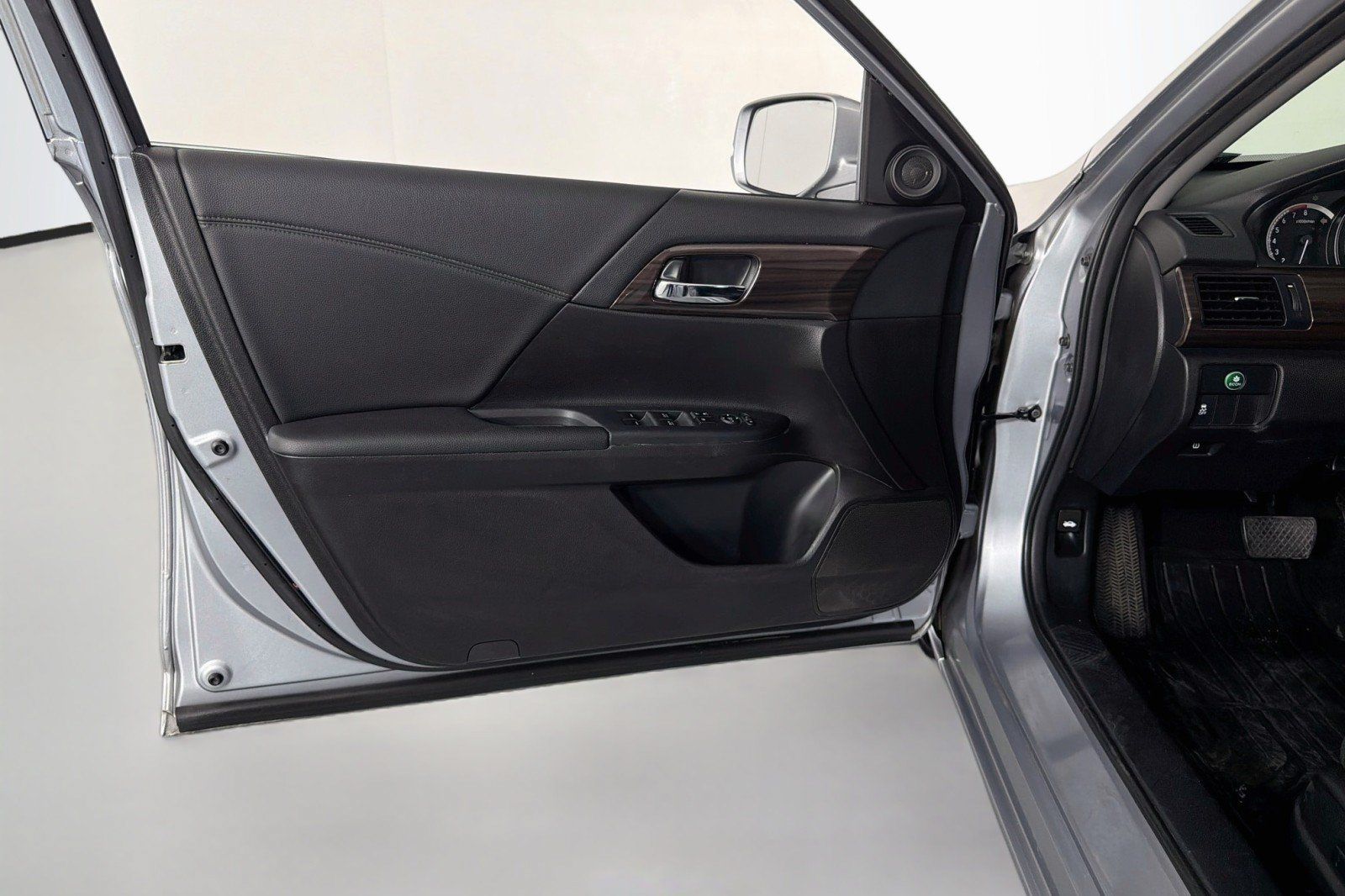 Used 2016 Honda Accord EX image 21