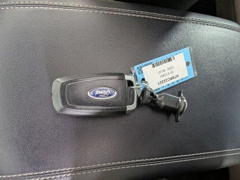 Used 2018 Ford Edge Titanium w/ Equipment Group 301A FWD image 29