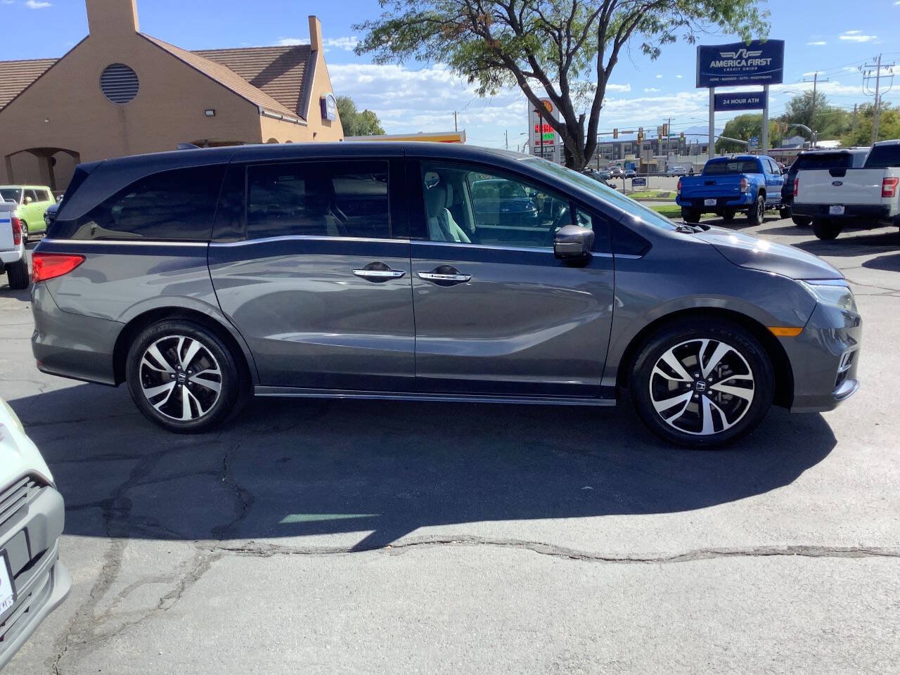 Used 2020 Honda Odyssey Elite image 11