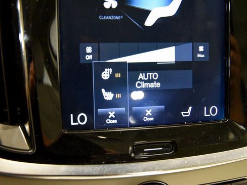 Used 2020 Volvo S60 T6 Momentum w/ Protection Package Premier image 22