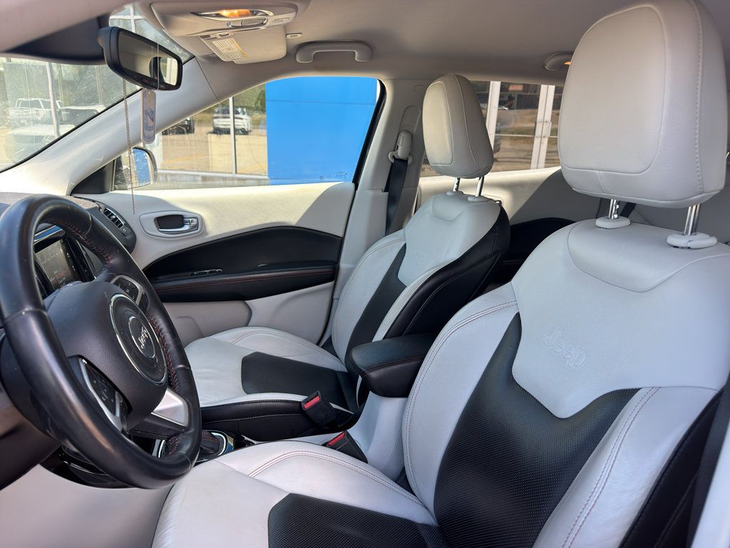 Used 2017 Jeep Compass Limited w/ Navigation Group AWD/4WD image 5