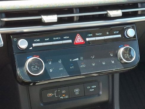 Used 2025 Hyundai Tucson Limited AWD/4WD image 17
