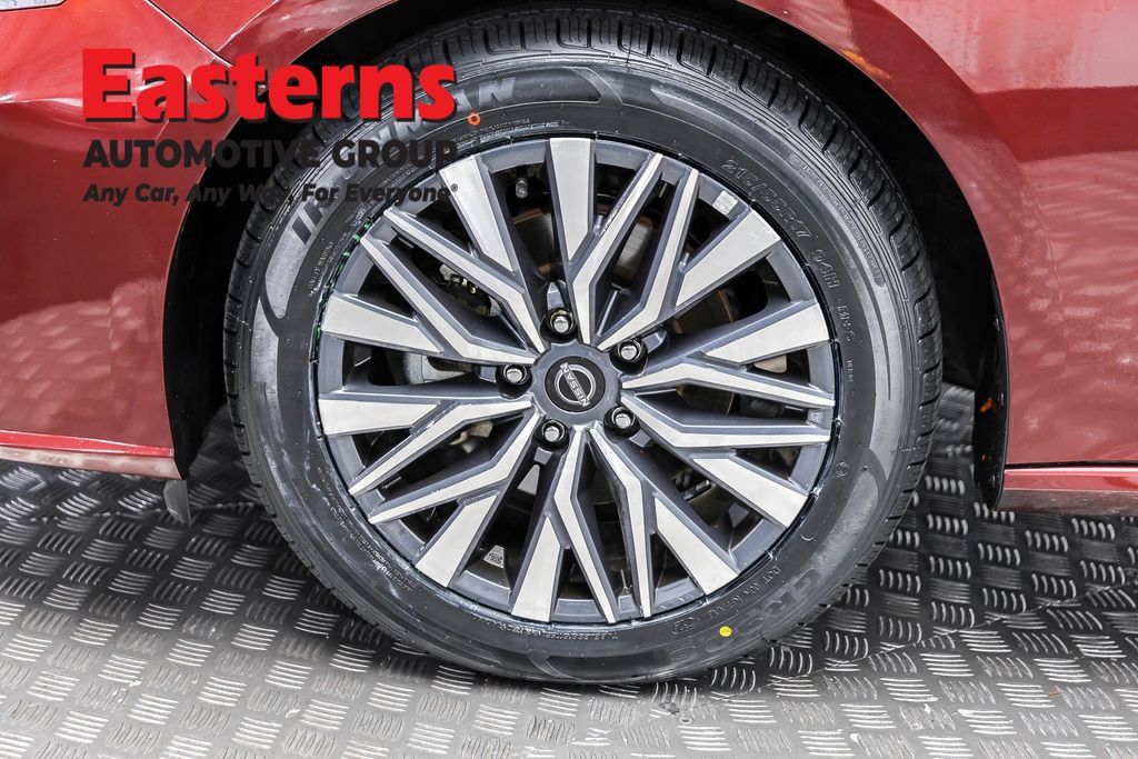 Used 2025 Nissan Altima 2.5 SV FWD image 31