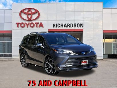 Used 2025 Toyota Sienna Platinum