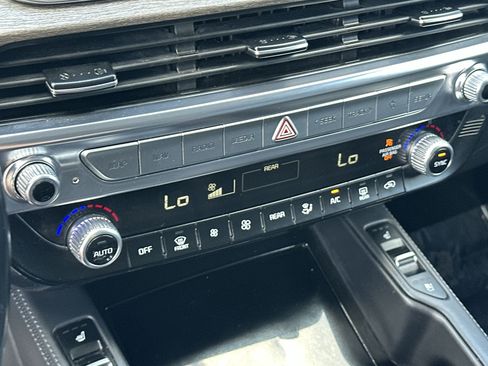 Certified 2022 Kia Telluride SX w/ Towing Package FWD image 16