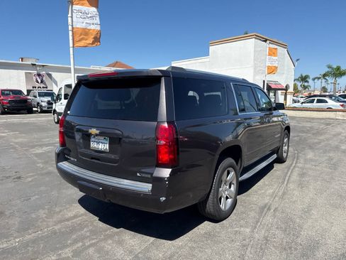 Used 2017 Chevrolet Suburban Premier RWD image 10