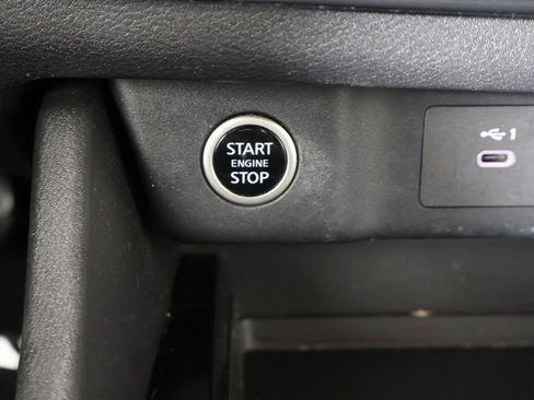 Used 2023 Nissan Rogue SV AWD/4WD image 32