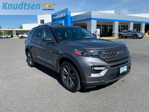 Used 2021 Ford Explorer XLT w/ Equipment Group 202A AWD/4WD image 1