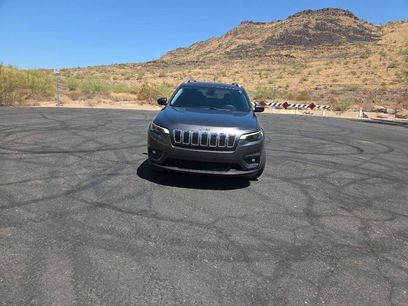 Used 2019 Jeep Cherokee Latitude Plus w/ Comfort/Convenience Group