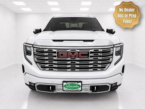 Used 2023 GMC Sierra 1500 Denali w/ Denali Reserve Package AWD/4WD image 2