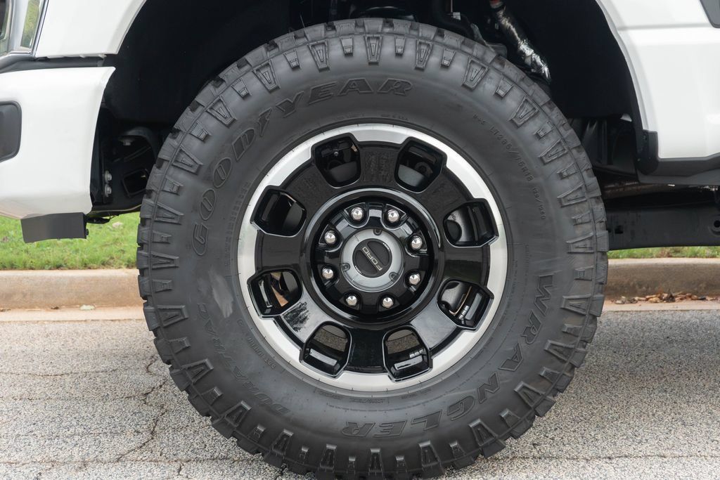 Used 2026 Ford F350 Lariat w/ Tremor Off-Road Package AWD/4WD image 17