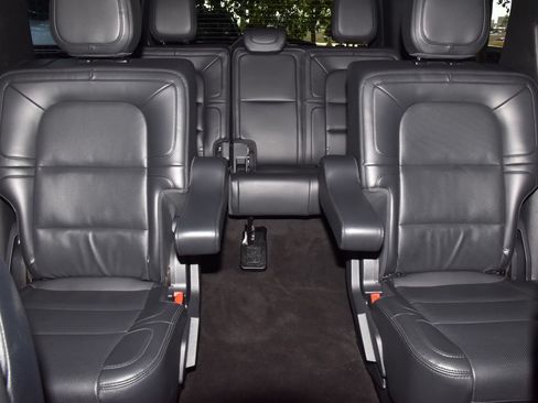 Certified 2024 Lincoln Navigator Premiere AWD/4WD image 21
