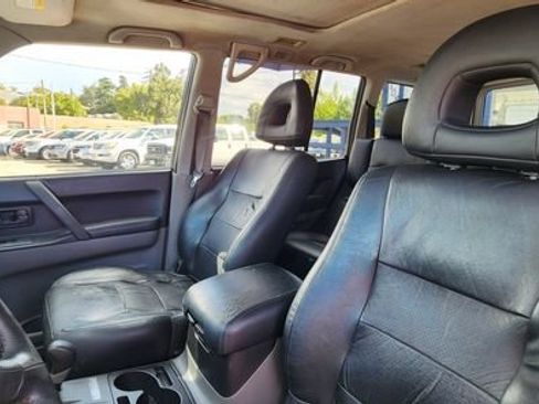 Used 2002 Mitsubishi Montero Limited AWD/4WD image 7