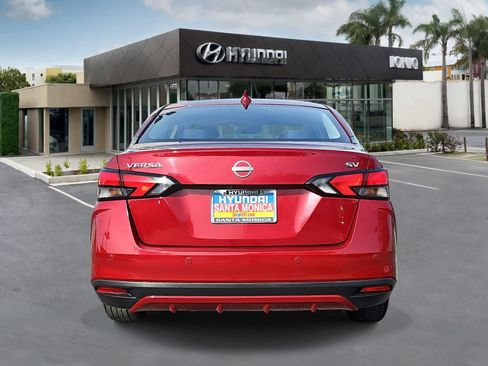 Used 2024 Nissan Versa SV image 4