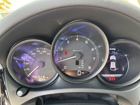 Used 2024 Porsche Macan image 15