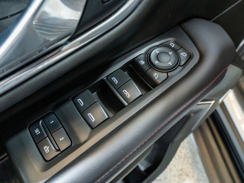 Used 2021 Chevrolet Tahoe RST w/ Luxury Package image 14