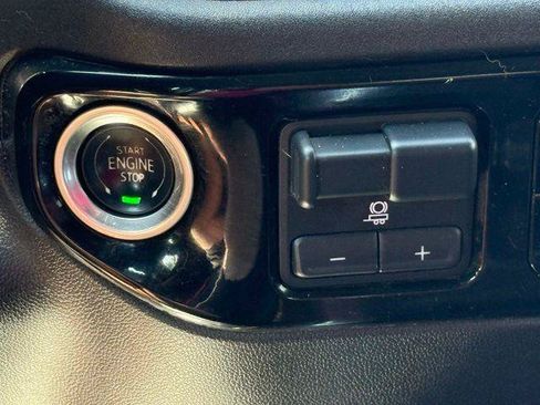 Used 2025 Chevrolet Silverado 2500 LT AWD/4WD image 15