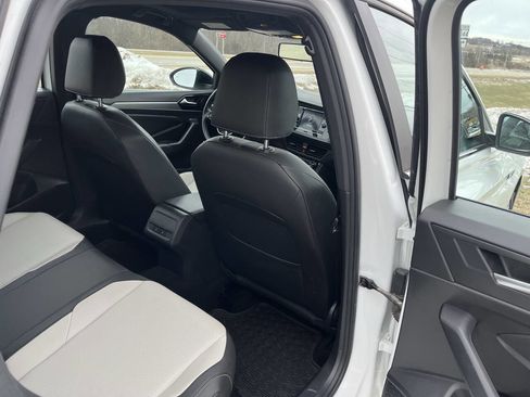 Used 2020 Volkswagen Jetta R-Line w/ R-Line Cold Weather Package image 31