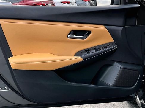 Used 2023 Nissan Sentra SV w/ SV Premium Package image 21