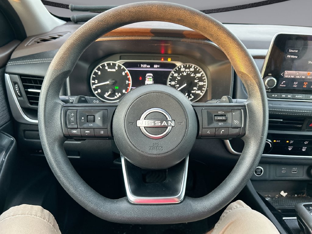Used 2023 Nissan Rogue S FWD image 14