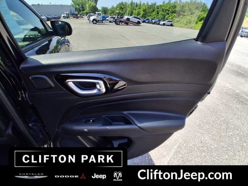 Certified 2025 Jeep Compass Limited w/ Driver Assist Group I AWD/4WD image 14