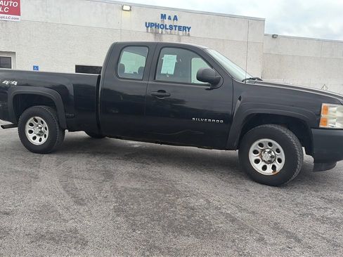 Used 2010 Chevrolet Silverado 1500 W/T image 4