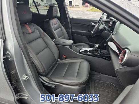 Used 2025 Chevrolet Trax RS w/ Sunroof Package FWD image 19