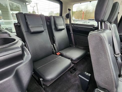 Used 2015 Land Rover LR4 HSE image 15