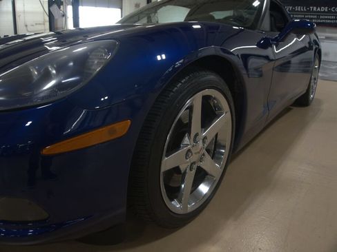 Used 2007 Chevrolet Corvette Coupe w/ Preferred Equipment Group RWD image 12