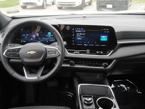 Used 2026 Chevrolet Equinox LT image 16