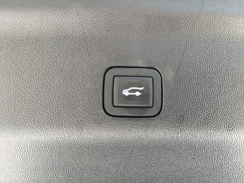 Used 2025 GMC Yukon Denali Ultimate w/ LPO, Floor Liner Package AWD/4WD image 40