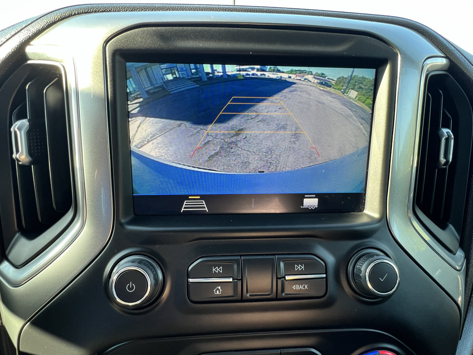 Used 2021 Chevrolet Silverado 1500 LT RWD image 42