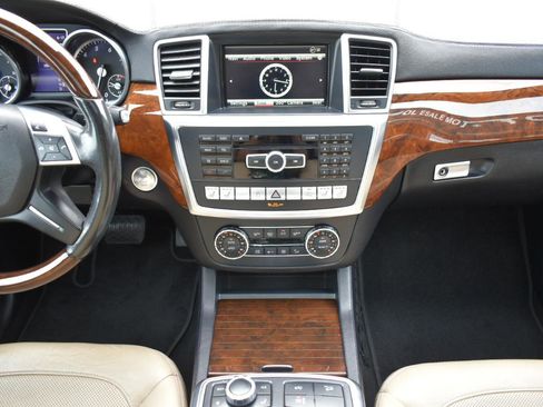 Used 2016 Mercedes-Benz GL 550 4MATIC image 19
